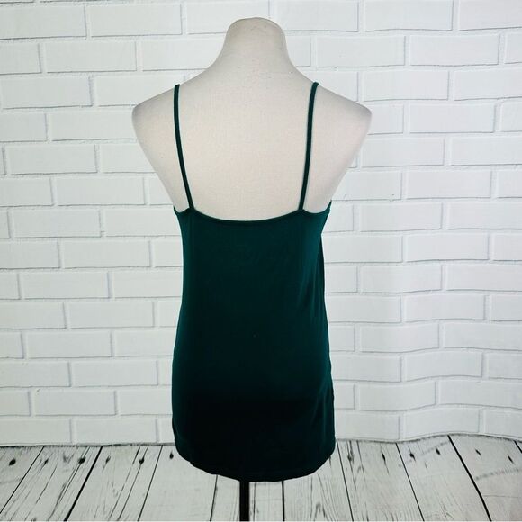 10/$25🦋 No Boundaries Hunter Green Basic Camisole - Size XL - Picture 4 of 9